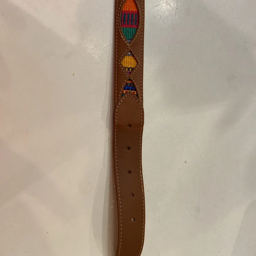 Ladies Leather Belt w/Embroidery Design.  Size XL.‎  38” Long.